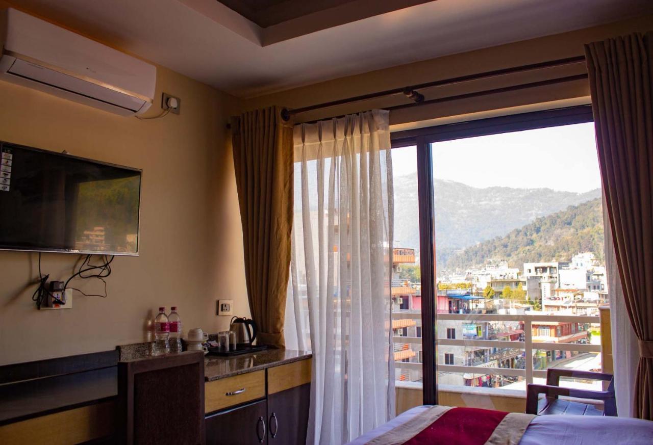 Hotel Silverline Pokhara Dış mekan fotoğraf