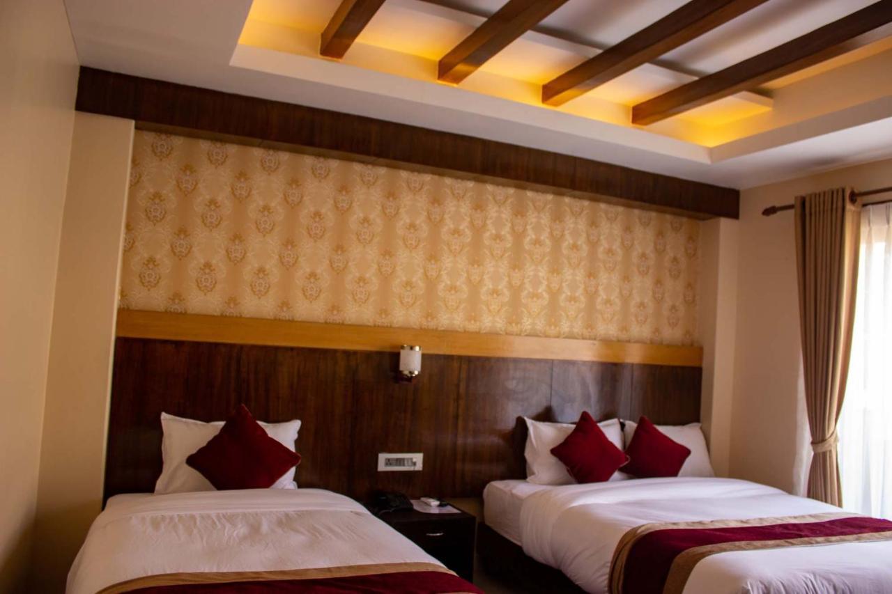 Hotel Silverline Pokhara Dış mekan fotoğraf