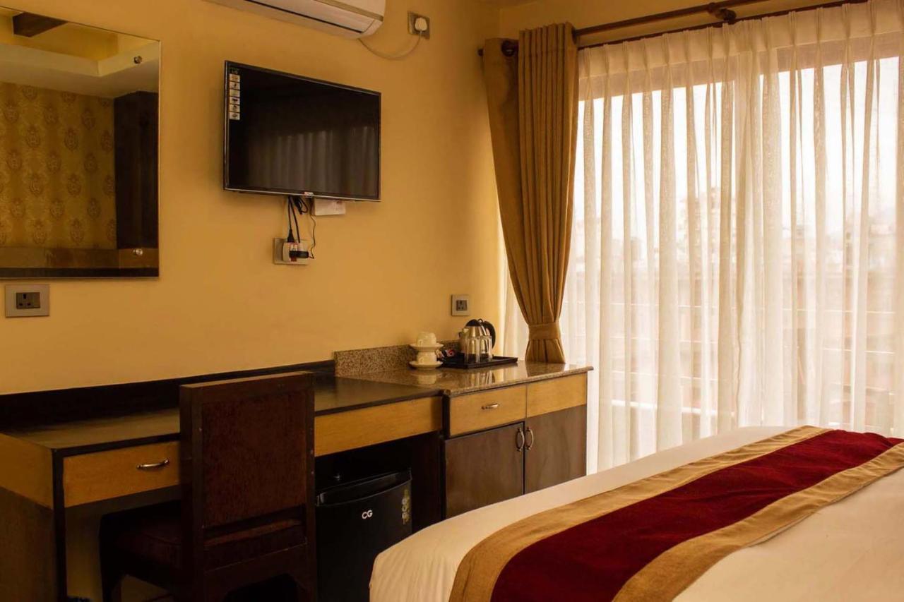Hotel Silverline Pokhara Dış mekan fotoğraf