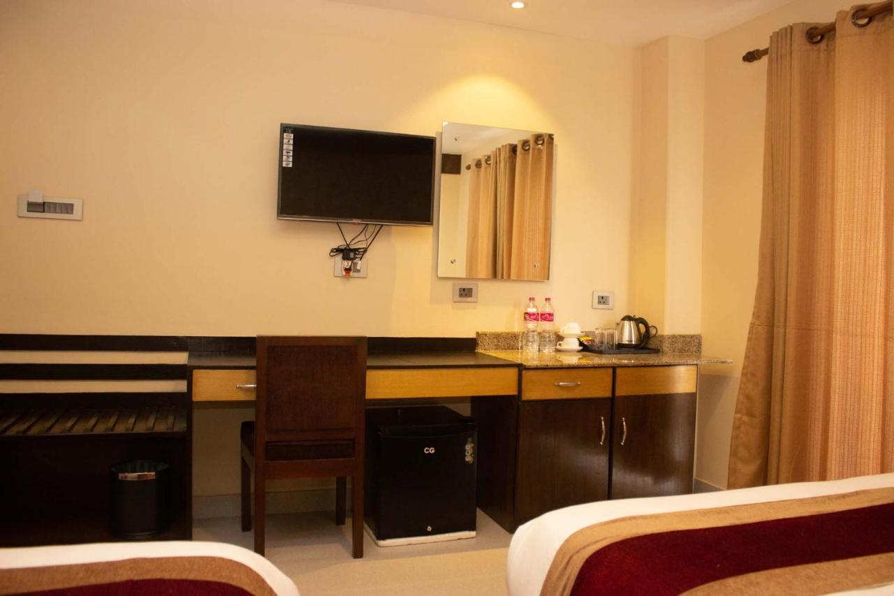 Hotel Silverline Pokhara Dış mekan fotoğraf